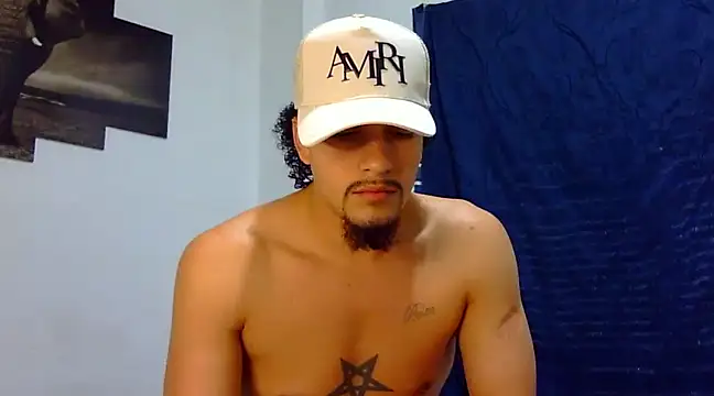 Snapshot of Keiviid chatting on 02.14.25 Keiviid online show from 02.14.25