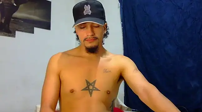 Snapshot of Keiviid chatting on 02.26.25 Keiviid online show from 02.26.25