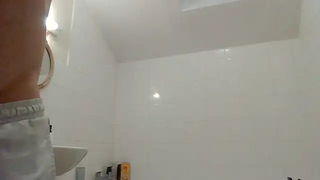 Snapshot of Zer_oki chatting on 03.15.25 Zer oki online show from 03.15.25