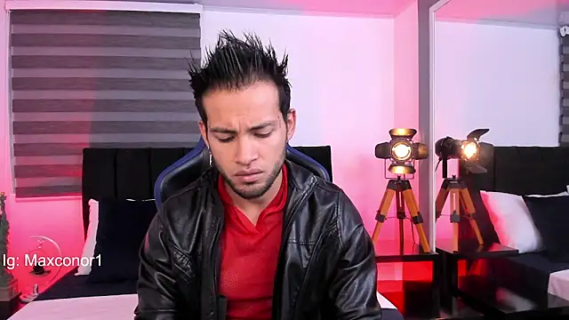 Max Conor1 online show from 03.06.25