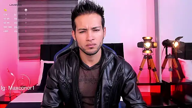 Max Conor1 online show from 03.10.25