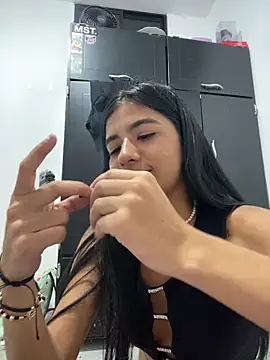 eva roseee online show from 10.04.25