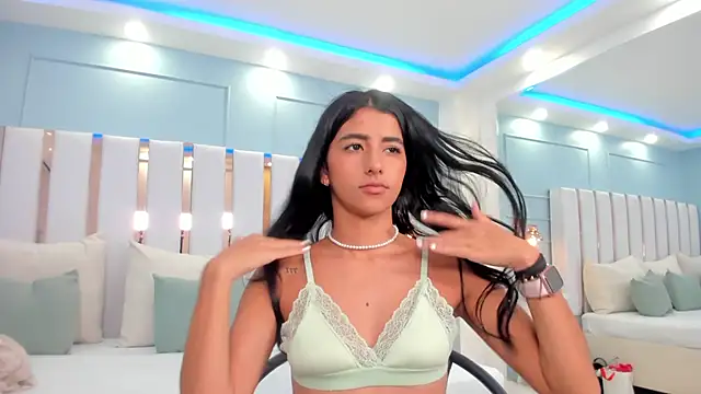 eva roseee online show from 10.17.25