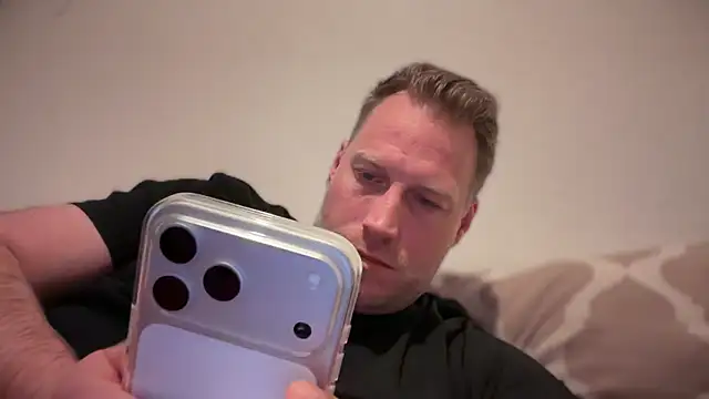 Snapshot of Christian87xxx chatting on 03.18.26 Christian87xxx online show from 03.18.26