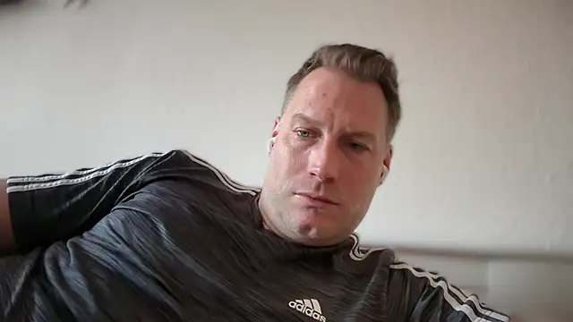 Snapshot of Christian87xxx chatting on 03.22.26 Christian87xxx online show from 03.22.26