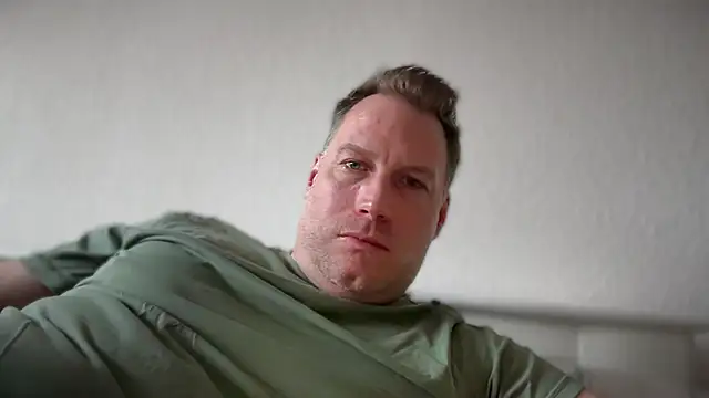 Snapshot of Christian87xxx chatting on 03.23.26 Christian87xxx online show from 03.23.26