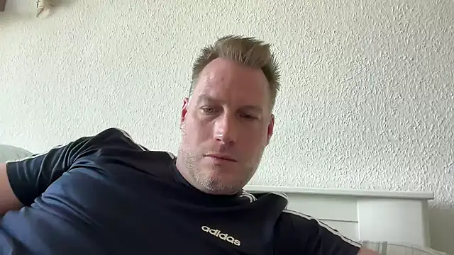 Snapshot of Christian87xxx chatting on 05.03.26 Christian87xxx online show from 05.03.26