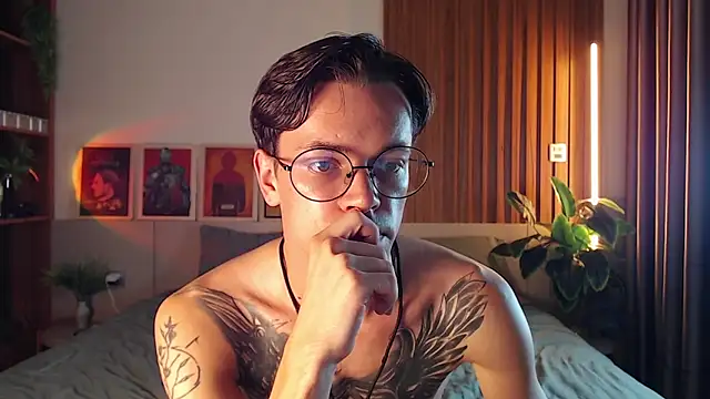 William Henry  online show from 04.03.26