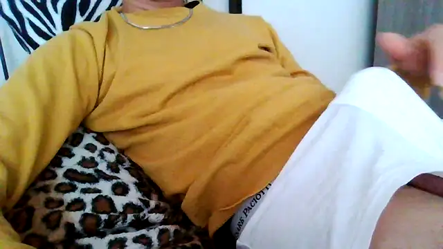 Snapshot of tommyboyteen chatting on 02.24.25 tommyboyteen online show from 02.24.25