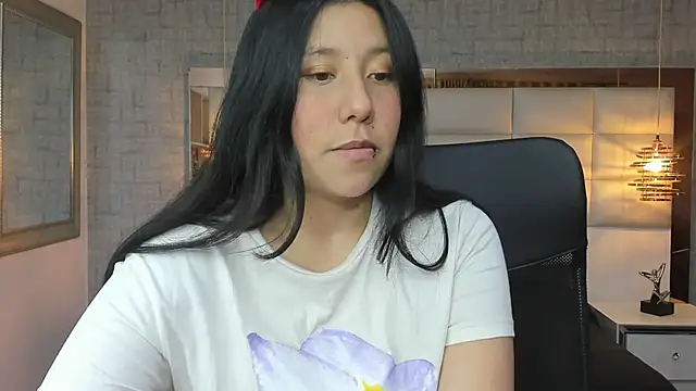 Nohemi louse online show from 10.13.25