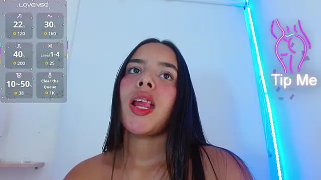 Roxy Stonee online show from 10.25.25