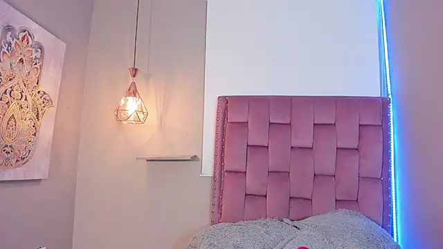 Roxy Stonee online show from 03.20.26