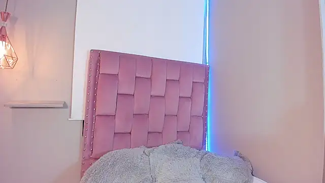 Roxy Stonee online show from 03.26.26