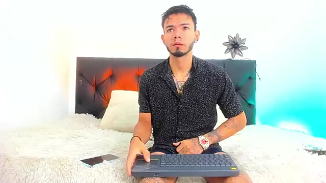 Snapshot of Niick01_ chatting on 03.12.25 Niick01 online show from 03.12.25