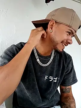 Snapshot of Niick01_ chatting on 10.01.25 Niick01 online show from 10.01.25