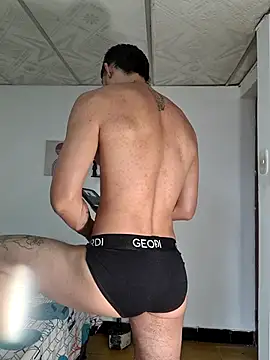 Snapshot of Niick01_ chatting on 10.16.25 Niick01 online show from 10.16.25