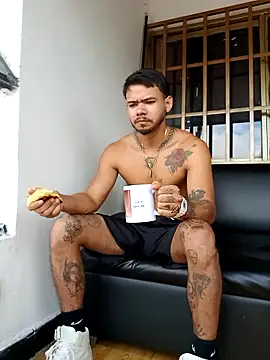 Snapshot of Niick01_ chatting on 10.18.25 Niick01 online show from 10.18.25