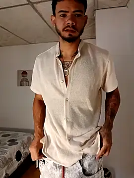 Snapshot of Niick01_ chatting on 10.23.25 Niick01 online show from 10.23.25