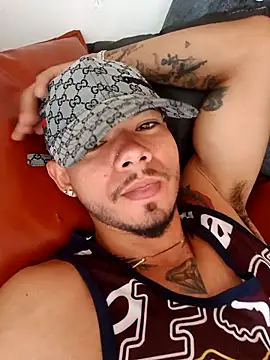 Snapshot of Niick01_ chatting on 11.05.25 Niick01 online show from 11.05.25