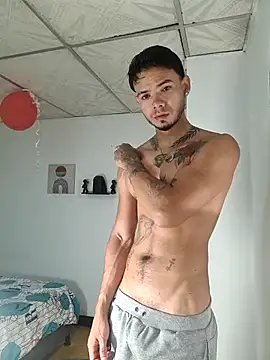 Snapshot of Niick01_ chatting on 11.12.25 Niick01 online show from 11.12.25