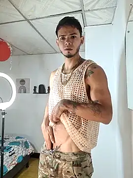 Snapshot of Niick01_ chatting on 11.13.25 Niick01 online show from 11.13.25