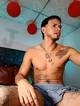 Snapshot of Niick01_ chatting on 11.15.25 Niick01 online show from 11.15.25