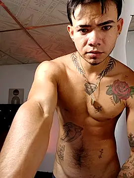 Snapshot of Niick01_ chatting on 12.04.25 Niick01 online show from 12.04.25