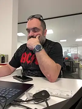 Snapshot of fuocovivo4 chatting on 03.05.25 fuocovivo4 online show from 03.05.25