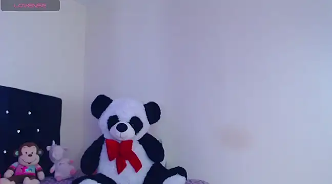 Snapshot of Lupitah_222 chatting on 02.19.25 Lupitah 222 online show from 02.19.25