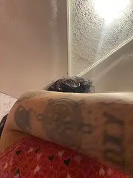 Snapshot of AriYokai chatting on 11.02.25 AriYokai online show from 11.02.25