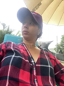 Snapshot of AriYokai chatting on 11.17.25 AriYokai online show from 11.17.25