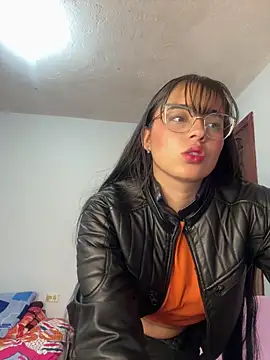 Snapshot of megan_cl chatting on 03.11.25 megan cl online show from 03.11.25