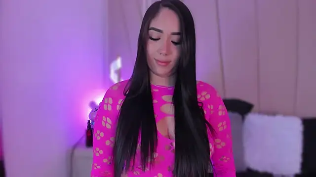 Nikki vega online show from 02.14.25