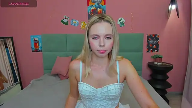 TessaAdorable online show from 09.22.25