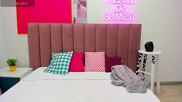 TessaAdorable online show from 11.16.25