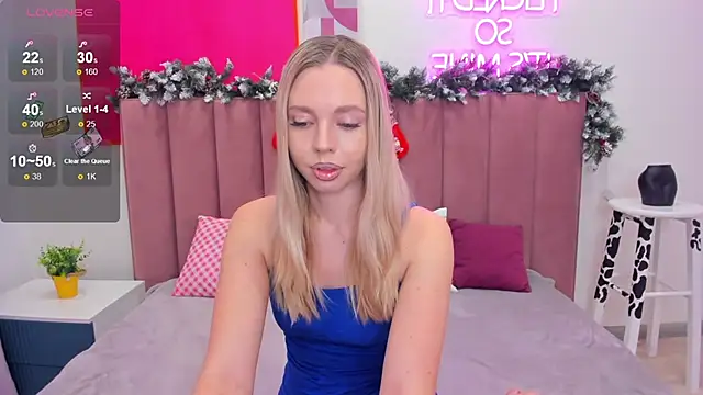 TessaAdorable online show from 12.04.25