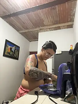 Emma Giraldo online show from 10.30.25