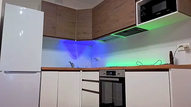 Enjoy everymoment  online show from 04.08.26