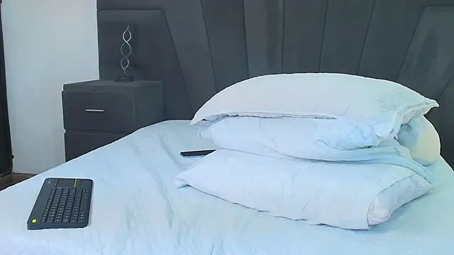 Snapshot of JhoanLeandro chatting on 03.07.25 JhoanLeandro online show from 03.07.25