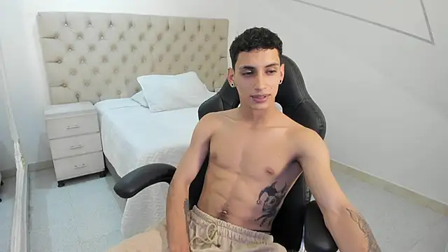 Snapshot of JhoanLeandro chatting on 10.01.25 JhoanLeandro online show from 10.01.25