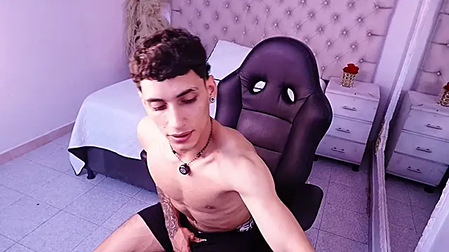 Snapshot of JhoanLeandro chatting on 04.26.26 JhoanLeandro online show from 04.26.26