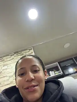 vicky bass online show from 11.16.25