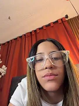 vicky bass online show from 12.16.25