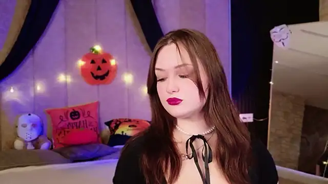 Snapshot of Kendra_Parlow chatting on 10.30.25 Kendra Parlow online show from 10.30.25