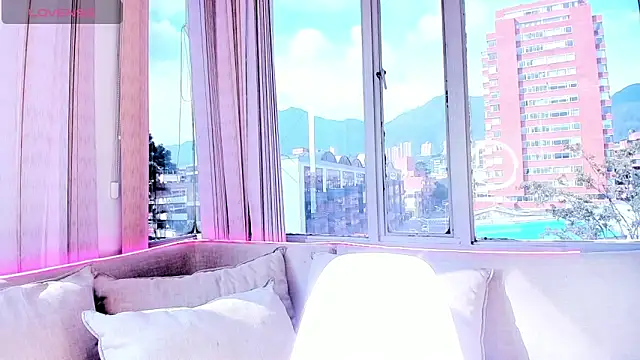 Daphne chers online show from 11.07.25