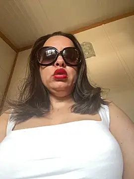 laarti online show from 09.11.25