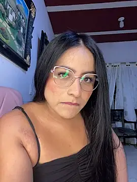 Snapshot of lamaravilla_08 chatting on 03.06.25 lamaravilla 08 online show from 03.06.25