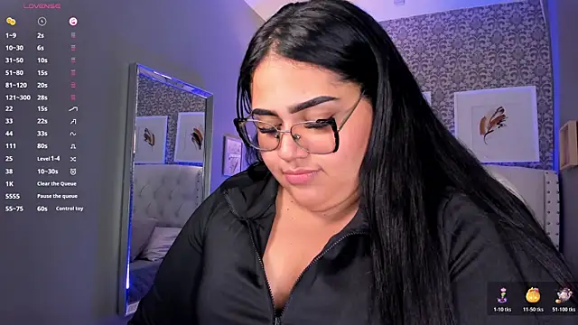 Snapshot of _michel_bbw chatting on 12.19.25 michel bbw online show from 12.19.25