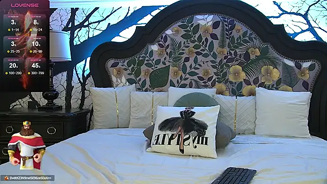 Amber Luna online show from 02.10.25