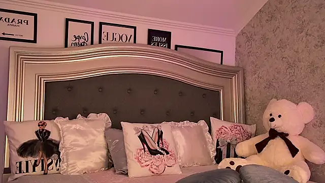 Amber Luna online show from 11.29.25